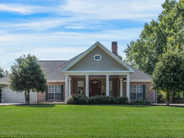 3 Oak Pl, New Iberia, LA 70563