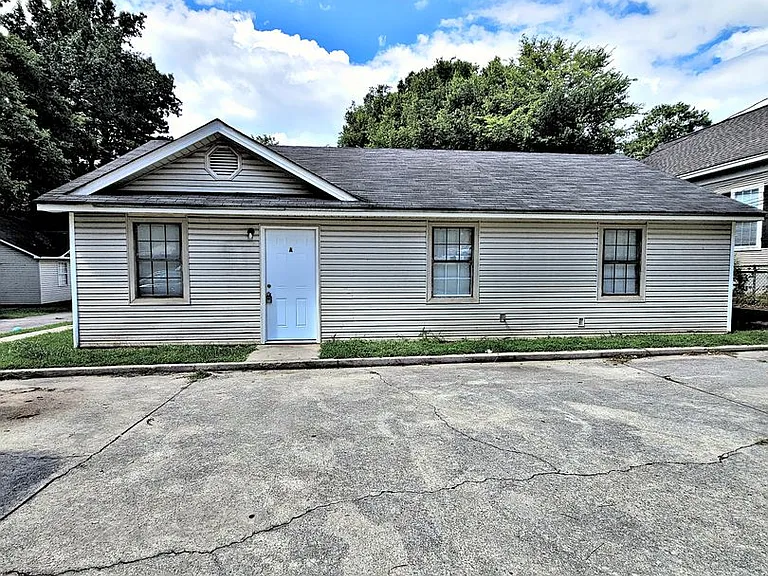 1214 North St SE — Photo 1