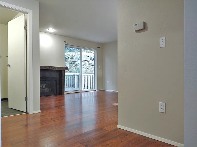 1313 NW Slate Ln #106 — Photo 2