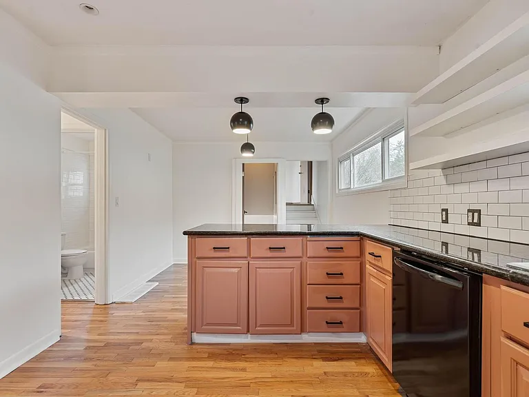 6358 NE 37th Ave — Photo 12