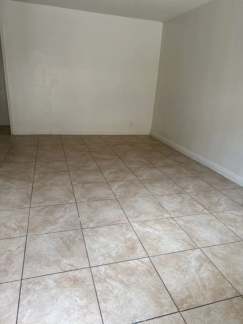 Klingerman Apartments — Photo 2