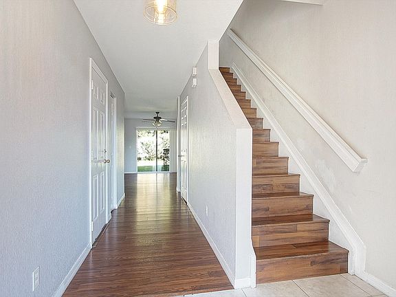 3rd image of 2205 SW Marshfield Court