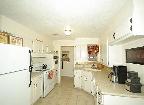 Country Kitchen
