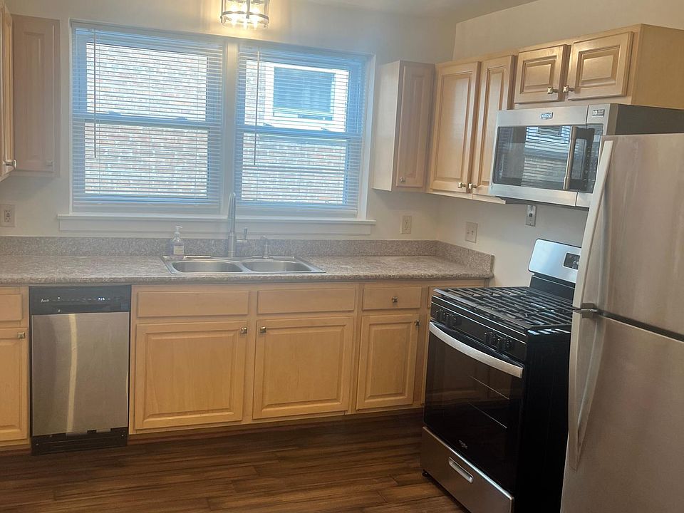 1st image of 2720 W Summerdale Ave APT 2W
