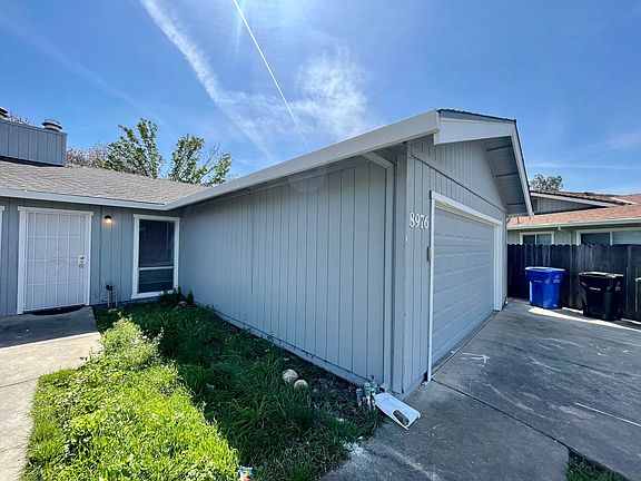 3rd image of 8976 Laguna Vista Ct