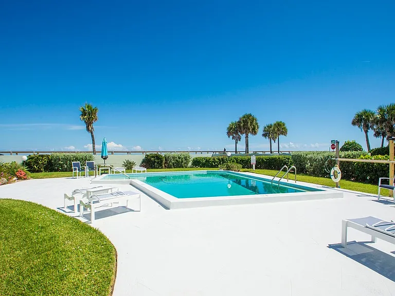 4049 Ocean Dr #204 — Photo 25
