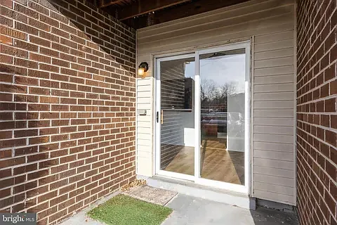 Building Photo - 3 Florence Tollgate Pl #2