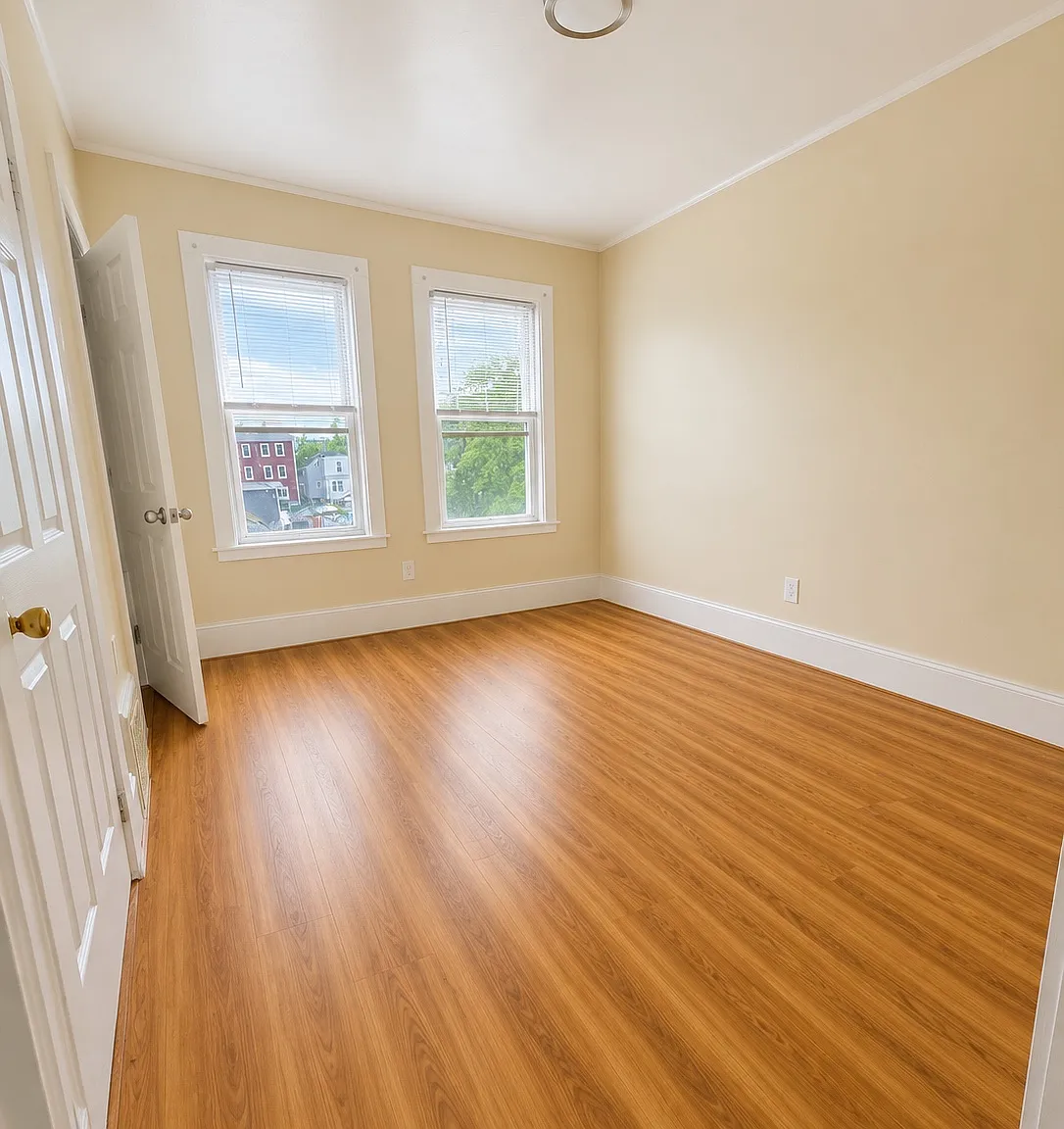 3 bed, 1200 sqft, $3,000 — Photo 3