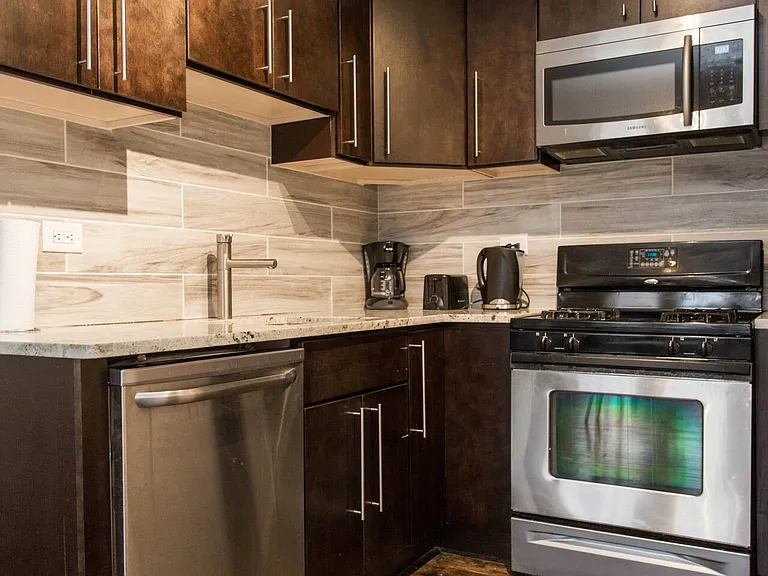 4136 W Palmer Ave #2L — Photo 8
