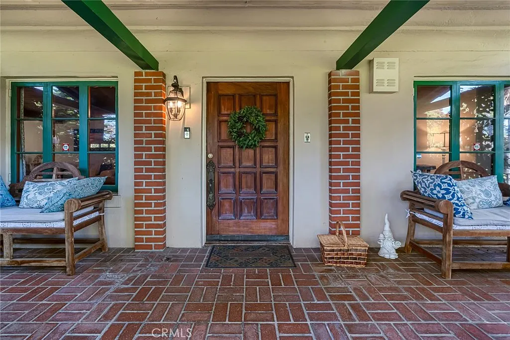 4 bed, 4289 sqft, $9,875 — Photo 4