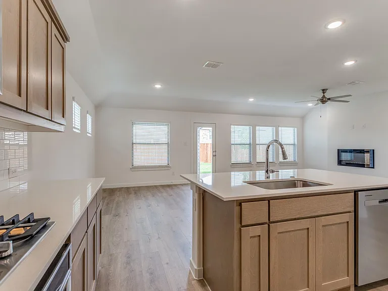 4908 Pebblewood Dr — Photo 5