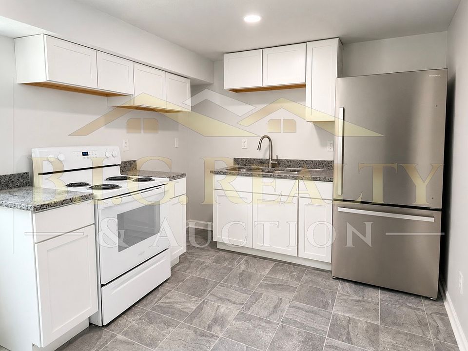 1st image of 113 Roland St #0