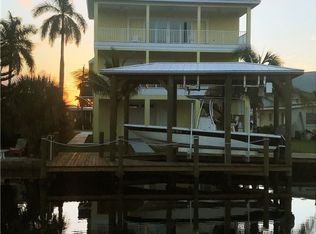 855 Oak St, Fort Myers Beach, FL 33931