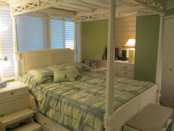 GUEST BEDROOM WITH BUILT INS