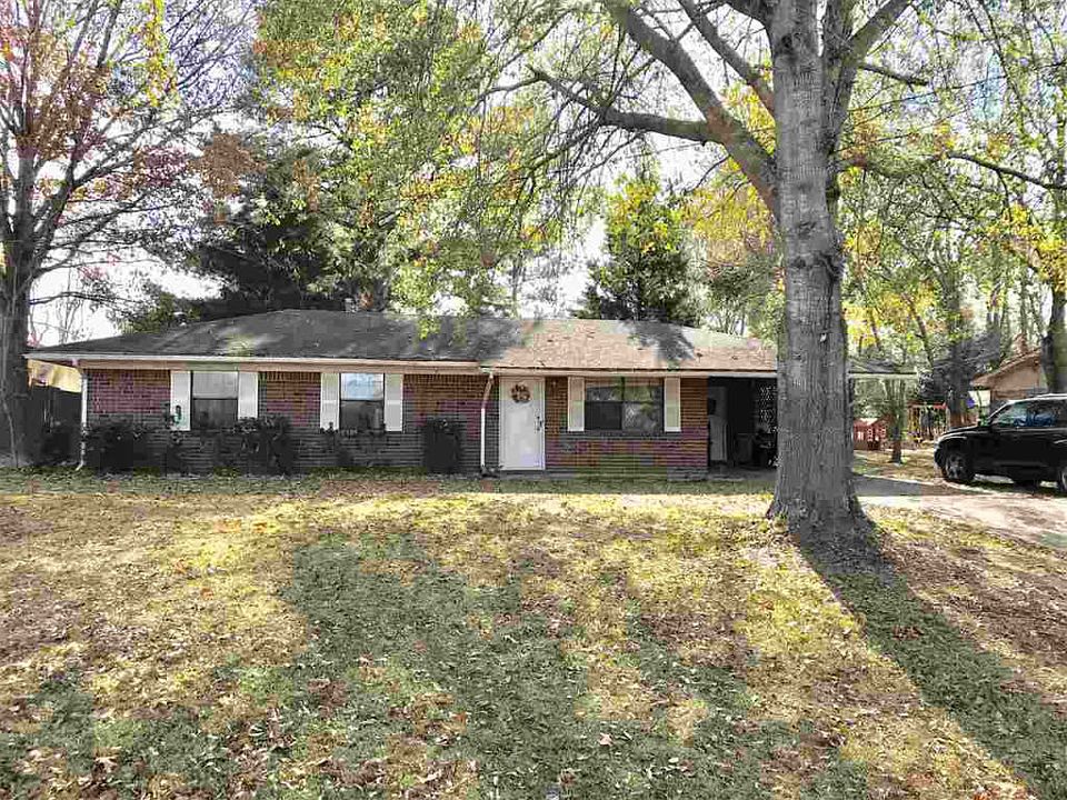 1st image of 828 Academy Park Dr