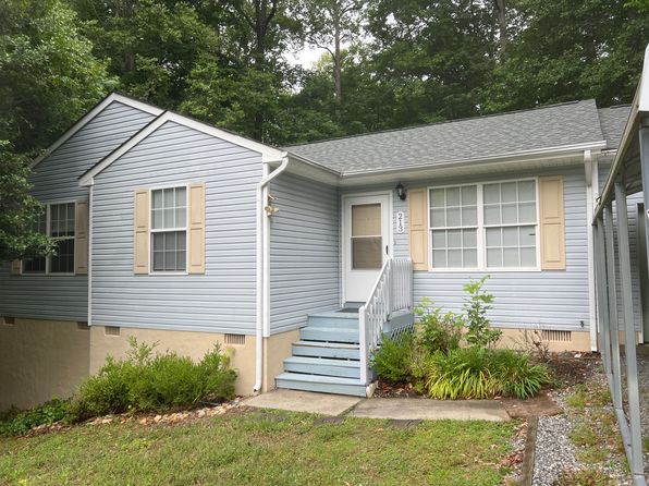 213 Louise Ln