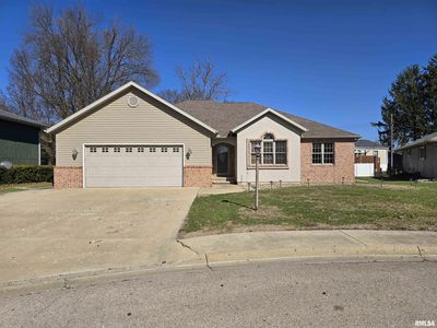 70 Banyan Dr, Canton, IL, 61520