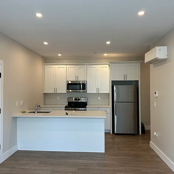 58 River St #6 — Photo 2