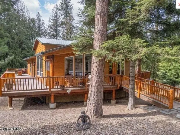 2017 Peninsula Rd, Hope, ID 83836