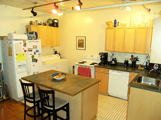 Rented by City Connections Realty | media 34