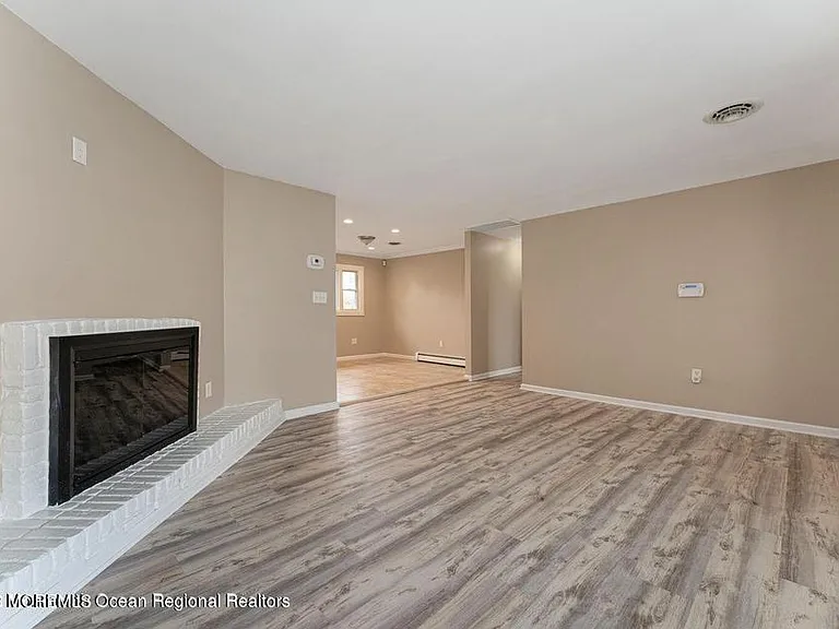 34 Bell St — Photo 3