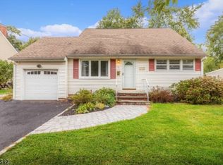 15 Waldon Rd, Fanwood, NJ 07023