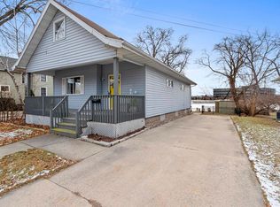 316 W North Water St, Neenah, WI 54956