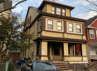 882 S 19th St, Newark, NJ 07108