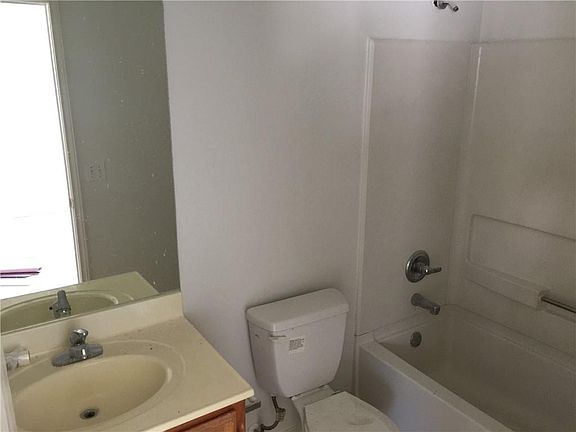 4th image of 3313 N Salinas St