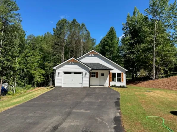 1075 E Prince Rd, Landrum, SC 29356