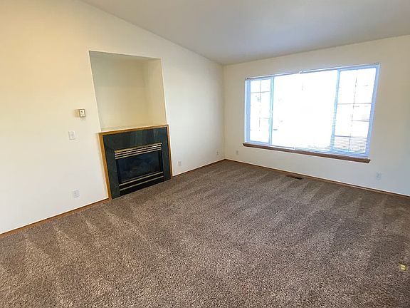 3rd image of 3125 NE Cromwell Ct