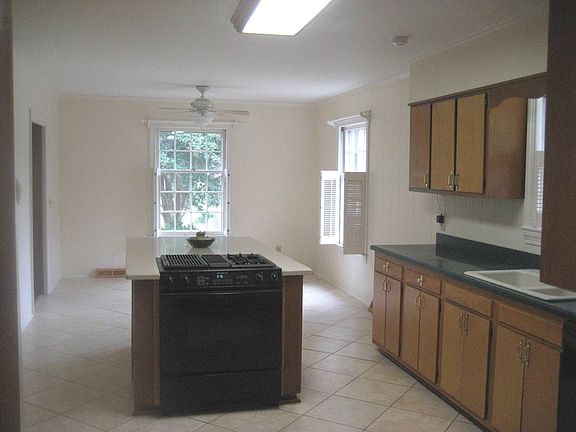 Overlook the golf course while you eat