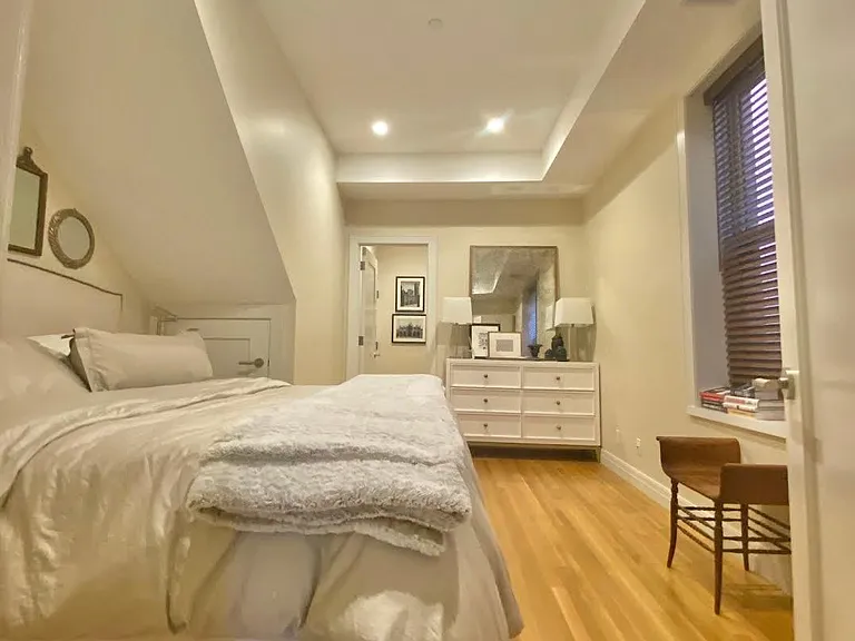 168 Newbury St #31 — Photo 33