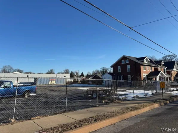 0 W Washington St, Belleville, IL 62220