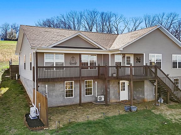 2nd image of 2731 Lucille Ave