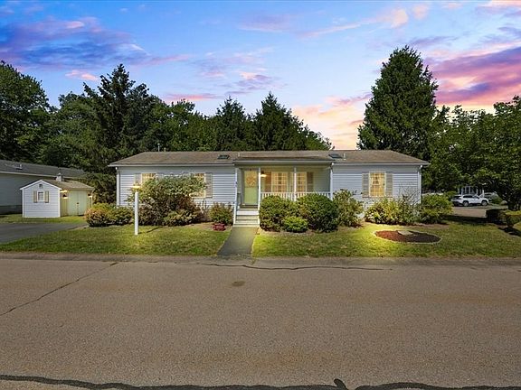 4th image of 31 Fieldwood Dr