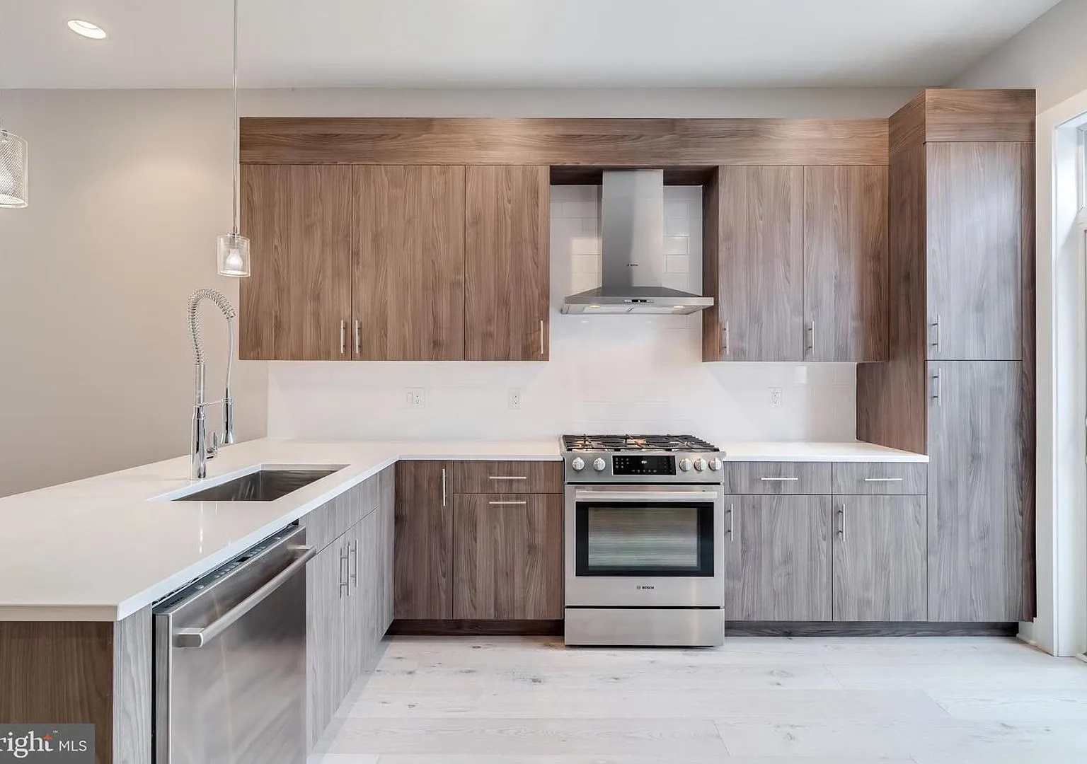 Northern Liberties Townhome with Parking — Photo 1