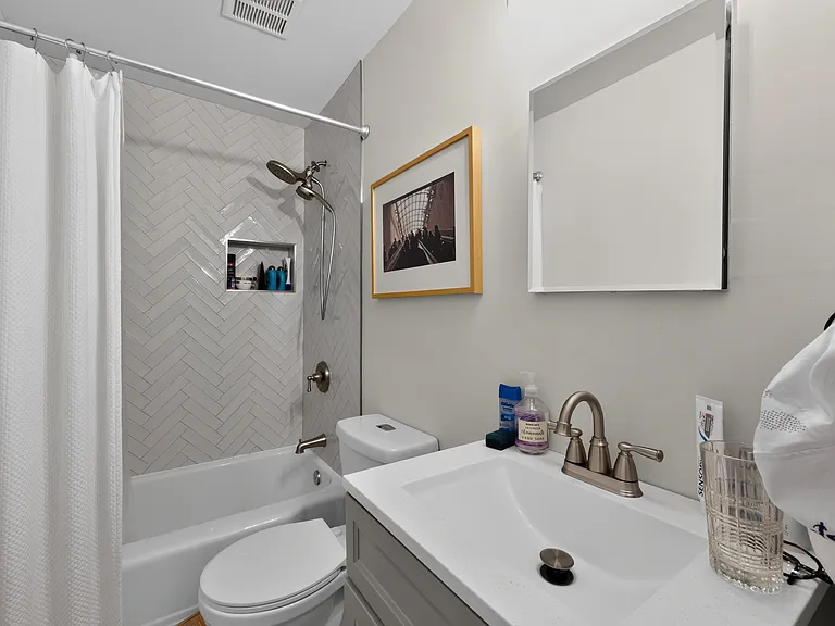 715 A St NE — Photo 21