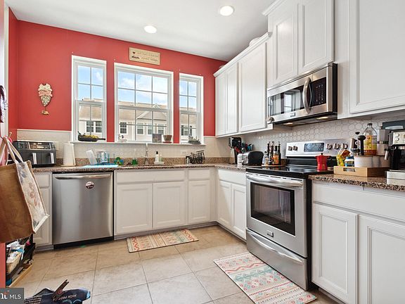 4th image of 8226 Heritage Crossing Ct