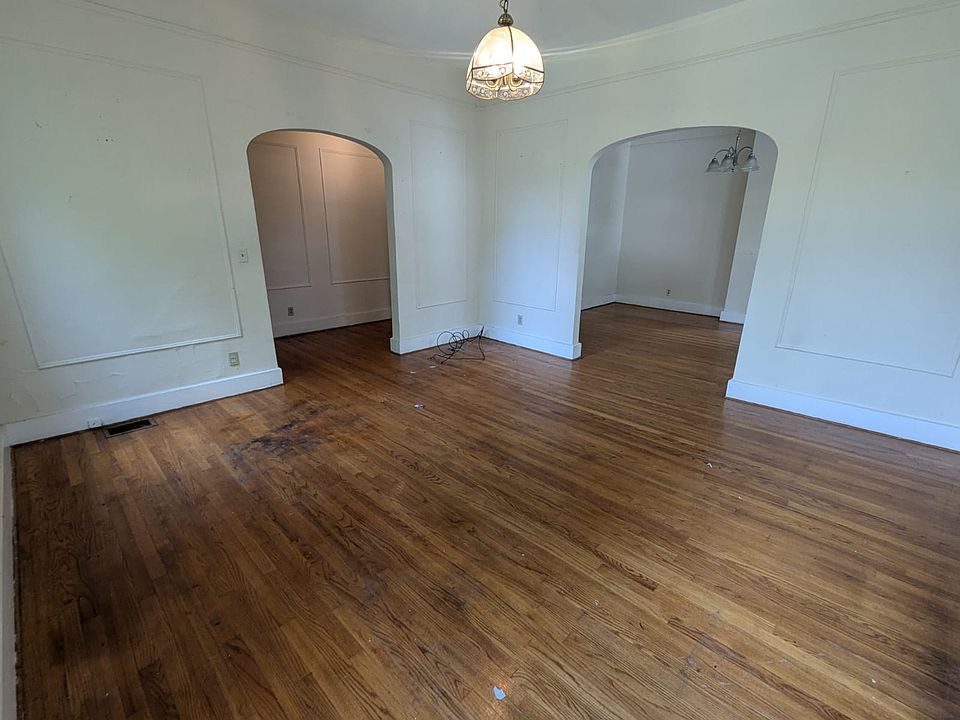 1st image of 1260 Whalley Ave #1