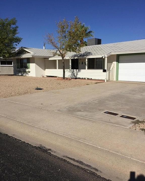 1st image of 11026 W Canterbury Dr