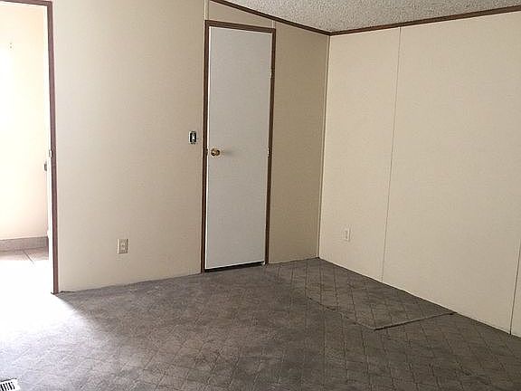 5th image of 255 Buttercup Dr