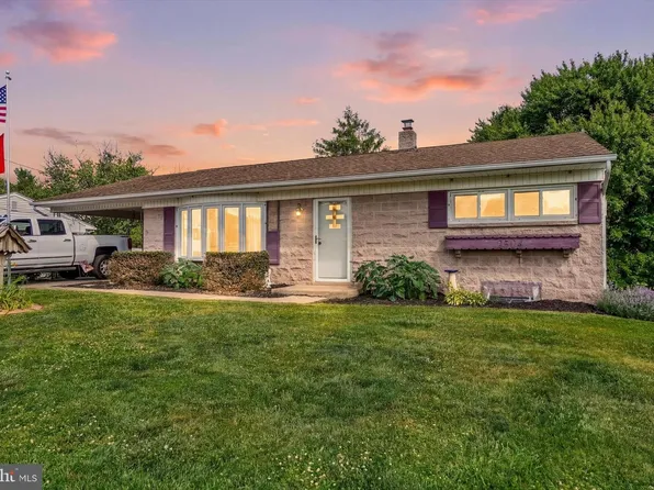 2504 Berkshire Ln, Dover, PA 17315