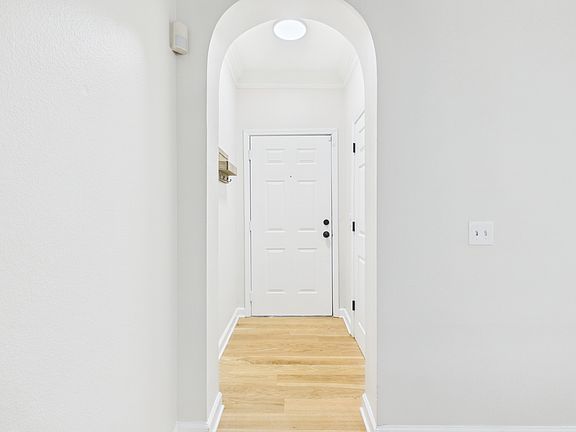 4th image of 3777 Peachtree Rd NE APT 1321