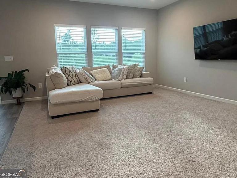 334 Traminer Way — Photo 2