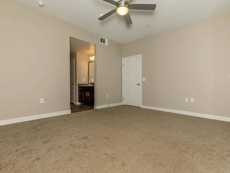 C1 1253 SQ FT 3 Bed 2 Bath