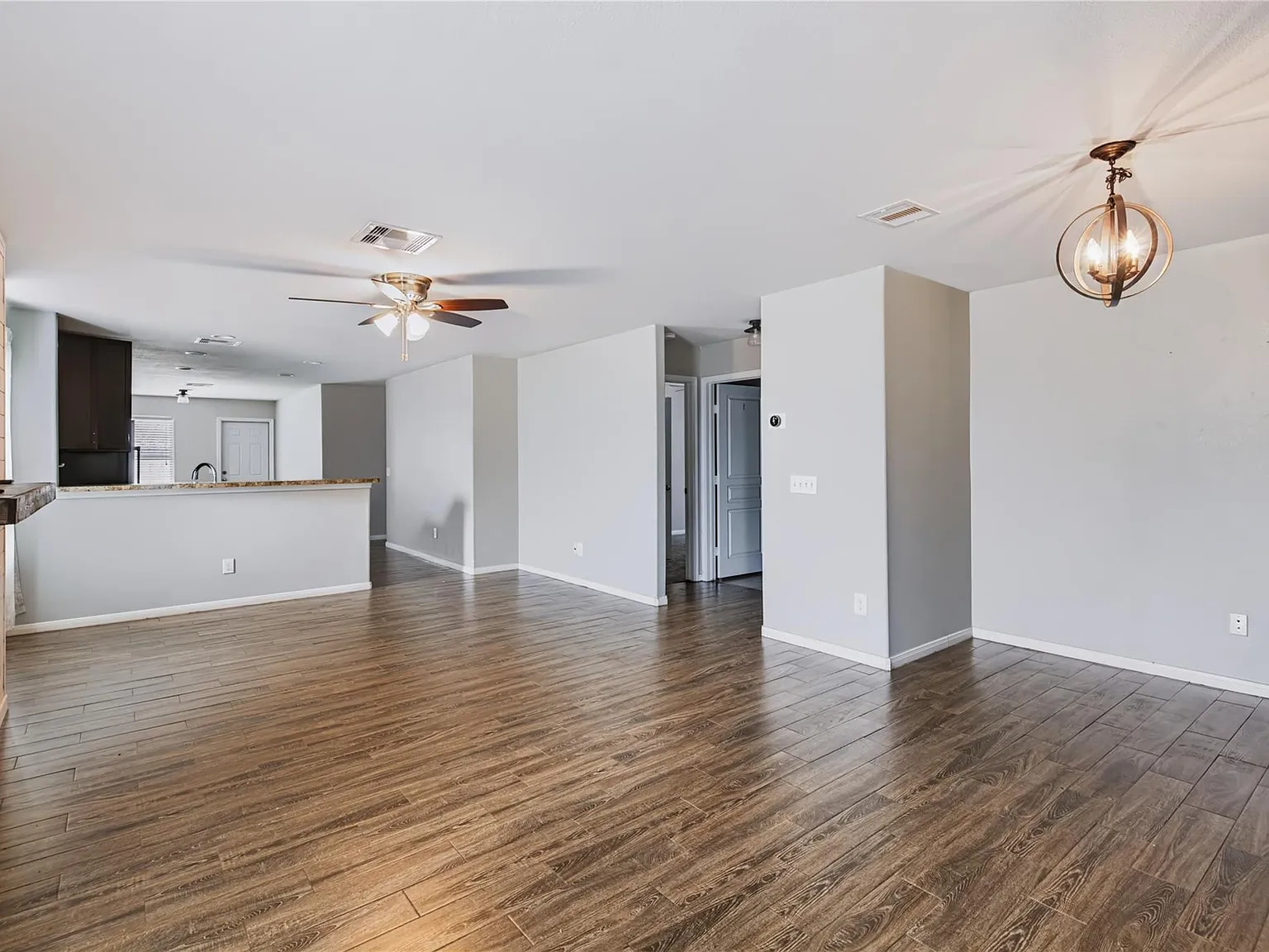 3 bed, 2.0 bath, 1510 sqft, $1,850 — Photo 3