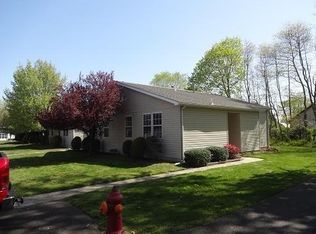 7 Davis Ct, Pemberton, NJ 08068