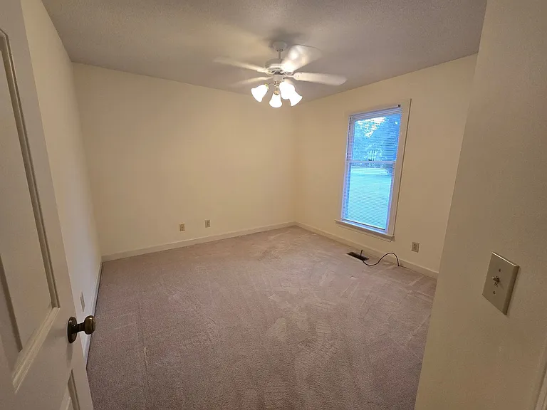 215 Mill Pond Rd — Photo 22