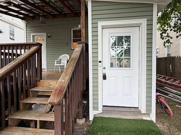 5th image of 844 Colorado Ave